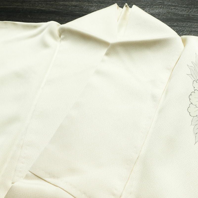 付け下げ 落款入り しつけ糸付き 正絹 花柄 袷仕立て 身丈159.5cm 裄丈67cm リサイクル着物 着物 手描き フォーマル 上品 白_画像16