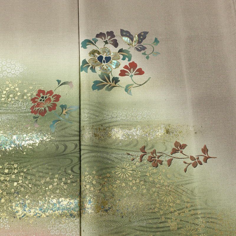付け下げ 良品 しつけ糸付き 正絹 花柄 袷仕立て 身丈155.5cm 裄丈63cm リサイクル着物 着物 箔 金彩 銀彩 入学式 卒業式 七五三 お宮参り フォーマル 茶_画像6