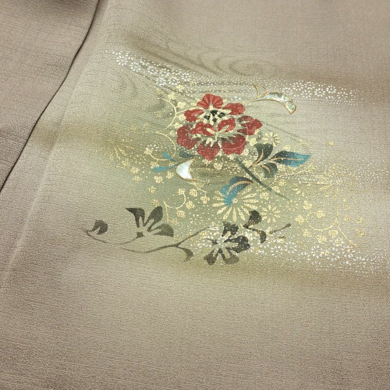 付け下げ 良品 しつけ糸付き 正絹 花柄 袷仕立て 身丈155.5cm 裄丈63cm リサイクル着物 着物 箔 金彩 銀彩 入学式 卒業式 七五三 お宮参り フォーマル 茶_画像18