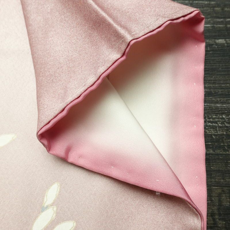 付け下げ 良品 しつけ糸付き 正絹 花柄 袷仕立て 身丈158.5cm 裄丈64cm リサイクル着物 着物 入学式 卒業式 七五三 お宮参り フォーマル 上品 ラベンダーピンク ピンク_画像16