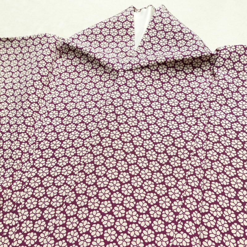 小紋 縮緬 総柄 正絹 花柄 袷仕立て 身丈167.5cm 裄丈62.5cm リサイクル着物 着物 モダン 紫・藤色_画像15