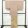 色留袖 良品 しつけ糸付き 一つ紋付き トールサイズ 正絹 風景柄 袷仕立て 身丈174cm 裄丈71cm リサイクル着物 着物 箔 引箔 金彩 結婚式 パーティー フォーマル 華やか 御所車 松 菊 小豆・エンジ_画像2
