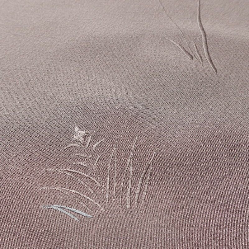 付け下げ 縮緬 絞り 正絹 木の葉・植物柄 袷仕立て 身丈160cm 裄丈66.5cm リサイクル着物 着物 刺繍 ぼかし 入学式 卒業式 七五三 お宮参り フォーマル シンプル 上品 紫・藤色_画像14