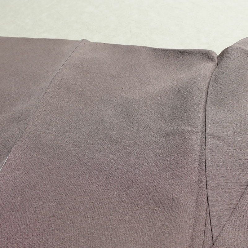 付け下げ 縮緬 絞り 正絹 木の葉・植物柄 袷仕立て 身丈160cm 裄丈66.5cm リサイクル着物 着物 刺繍 ぼかし 入学式 卒業式 七五三 お宮参り フォーマル シンプル 上品 紫・藤色_画像15