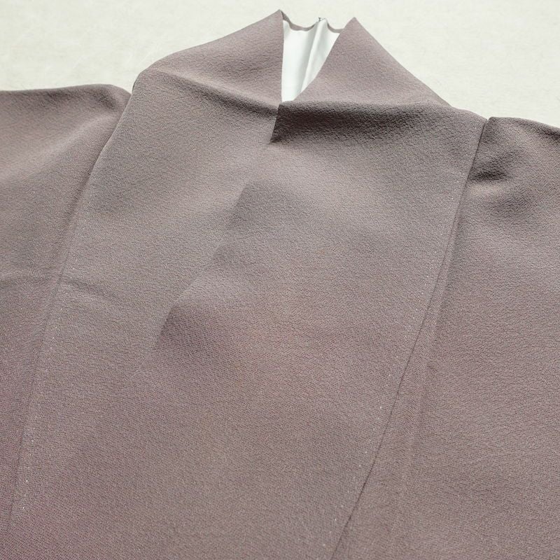 付け下げ 縮緬 絞り 正絹 木の葉・植物柄 袷仕立て 身丈160cm 裄丈66.5cm リサイクル着物 着物 刺繍 ぼかし 入学式 卒業式 七五三 お宮参り フォーマル シンプル 上品 紫・藤色_画像17