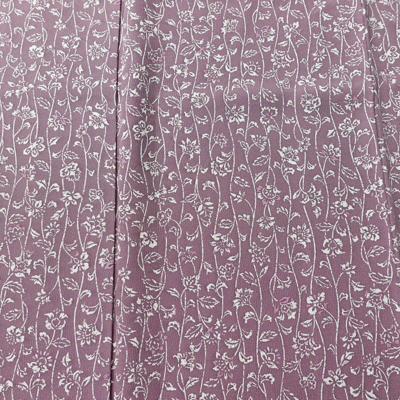 小紋 縮緬 総柄 正絹 木の葉・植物柄 袷仕立て 身丈152.5cm 裄丈64cm リサイクル着物 着物 紫・藤色_画像6