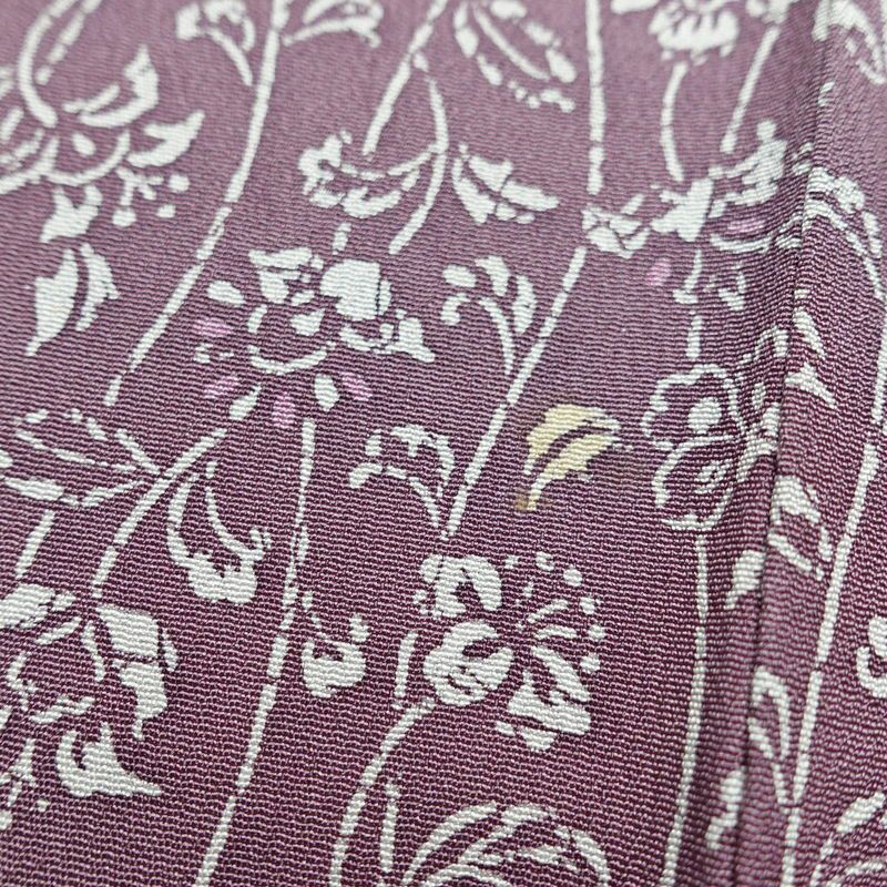 小紋 縮緬 総柄 正絹 木の葉・植物柄 袷仕立て 身丈152.5cm 裄丈64cm リサイクル着物 着物 紫・藤色_画像14