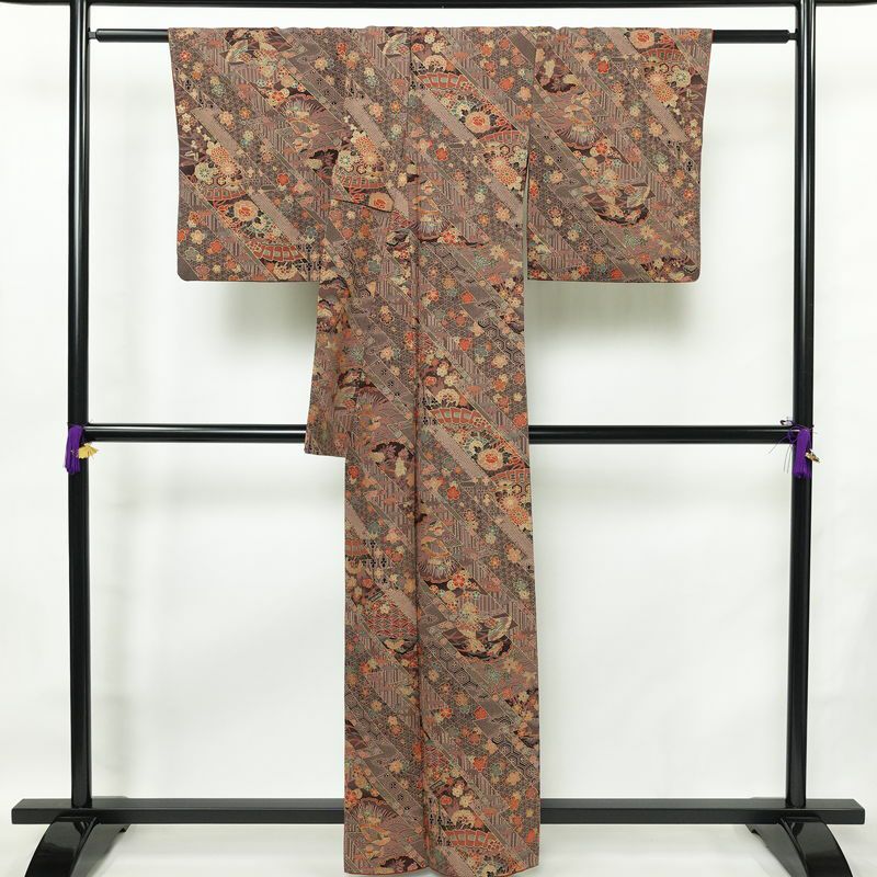 小紋 総柄 正絹 古典柄 袷仕立て 身丈159cm 裄丈67cm リサイクル着物 着物 モダン 多色使い_画像2