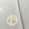 付け下げ 美品 しつけ糸付き 縮緬 正絹 古典柄 袷仕立て 身丈152.5cm 裄丈65cm リサイクル着物 着物 入学式 卒業式 七五三 お宮参り フォーマル シンプル 上品 雪輪 金駒刺繍 グレー_画像10