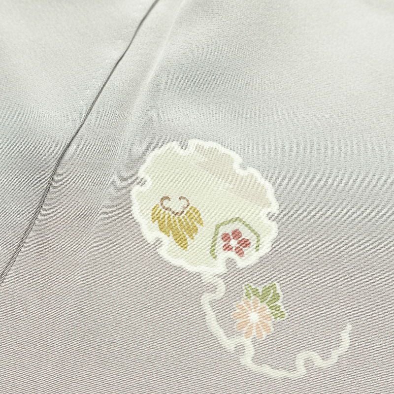 付け下げ 美品 しつけ糸付き 縮緬 正絹 古典柄 袷仕立て 身丈152.5cm 裄丈65cm リサイクル着物 着物 入学式 卒業式 七五三 お宮参り フォーマル シンプル 上品 雪輪 金駒刺繍 グレー_画像18