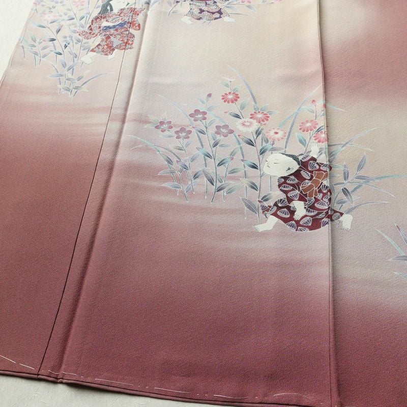 訪問着 美品 落款入り しつけ糸付き 友禅 縮緬 一つ紋付き 正絹 人物・動物柄 袷仕立て 身丈158.5cm 裄丈66.5cm リサイクル着物 着物 作家物 手描き 入学式 卒業式 七五三 お宮参り フォーマル モダン 上品 ピンク_画像4