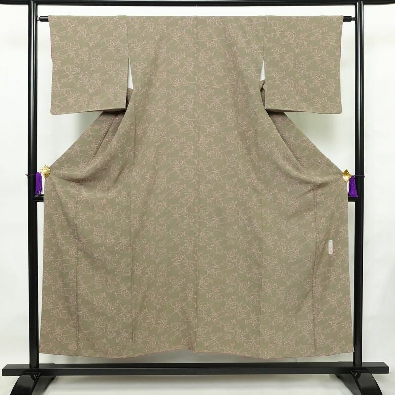 小紋 落款入り 縮緬 総柄 正絹 花柄 袷仕立て 身丈151cm 裄丈63cm リサイクル着物 着物 モダン 緑・うぐいす色_画像1