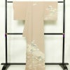 付け下げ 良品 縮緬 正絹 風景柄 袷仕立て 身丈164.5cm 裄丈70.5cm ゆったりサイズ ワイド リサイクル着物 着物 箔 金彩 入学式 卒業式 七五三 お宮参り フォーマル 上品 ベージュ_画像2
