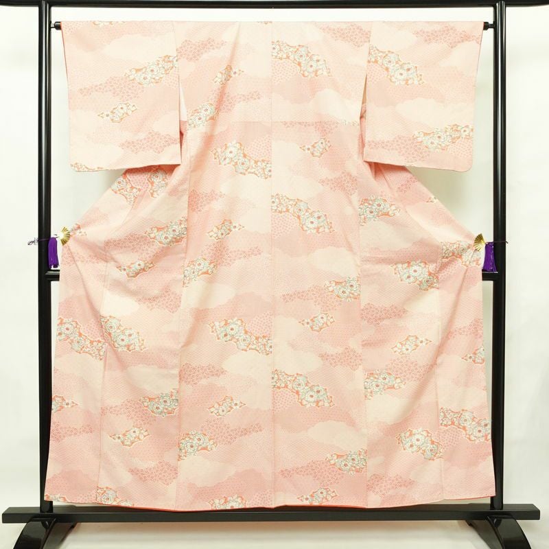 小紋/美品/正絹/クリーム/花柄/袷/仕立上がり/適応身長145～152㎝/7968 小紋 絞り 正絹 花柄 袷仕立て 身丈154cm 裄丈65cm 一部しつけ糸付き
