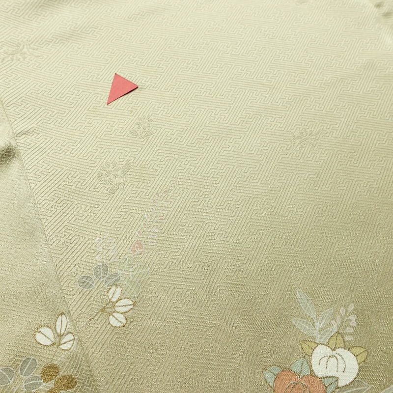 訪問着 綸子 金駒刺繍 一つ紋付き 正絹 木の葉・植物柄 袷仕立て 身丈161.5cm 裄丈65.5cm リサイクル着物 着物 箔 共八掛 入学式 卒業式 七五三 パーティー お宮参り フォーマル 雪輪 萩 ベージュ 緑・うぐいす色_画像13