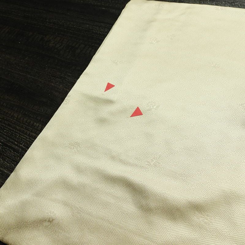 訪問着 綸子 金駒刺繍 一つ紋付き 正絹 木の葉・植物柄 袷仕立て 身丈161.5cm 裄丈65.5cm リサイクル着物 着物 箔 共八掛 入学式 卒業式 七五三 パーティー お宮参り フォーマル 雪輪 萩 ベージュ 緑・うぐいす色_画像15