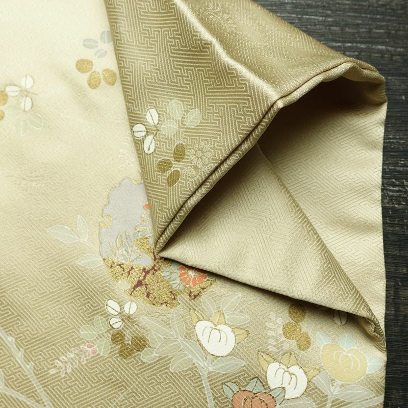 訪問着 綸子 金駒刺繍 一つ紋付き 正絹 木の葉・植物柄 袷仕立て 身丈161.5cm 裄丈65.5cm リサイクル着物 着物 箔 共八掛 入学式 卒業式 七五三 パーティー お宮参り フォーマル 雪輪 萩 ベージュ 緑・うぐいす色_画像17