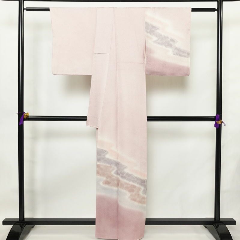 付け下げ 一つ紋付き 正絹 その他の柄 袷仕立て 身丈161.5cm 裄丈65cm リサイクル着物 着物 入学式 卒業式 七五三 お宮参り フォーマル シンプル 上品 ピンク_画像2