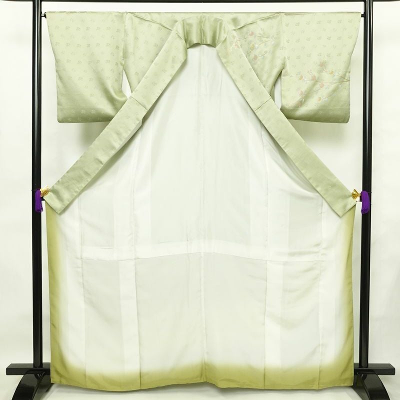 訪問着 綸子 正絹 花柄 袷仕立て 身丈165cm 裄丈66.5cm リサイクル着物 着物 箔 金彩 入学式 卒業式 七五三 お宮参り フォーマル 上品 菊 緑・うぐいす色_画像3