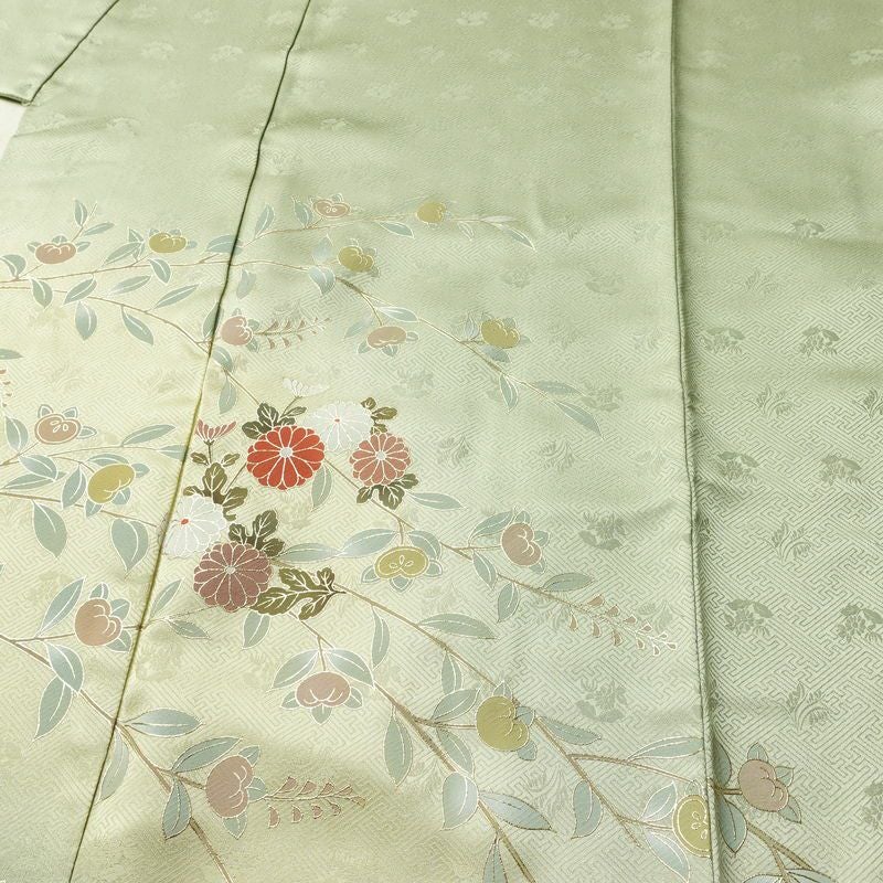 訪問着 綸子 正絹 花柄 袷仕立て 身丈165cm 裄丈66.5cm リサイクル着物 着物 箔 金彩 入学式 卒業式 七五三 お宮参り フォーマル 上品 菊 緑・うぐいす色_画像5