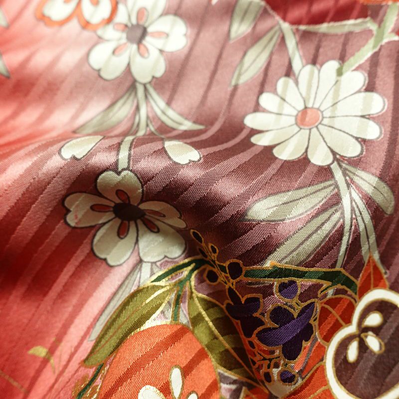 振袖 正絹 花柄 袷仕立て 身丈171.5cm 裄丈65cm リサイクル着物 着物 箔 金彩 成人式 二十歳 二十歳の集い 華やか 菊 桜 赤・朱_画像21