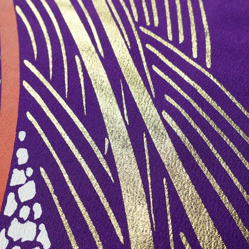 単衣 付け下げ 踊り用 ポリエステル 流水・波柄 単衣仕立て 身丈163cm 裄丈68cm リサイクル着物 着物 箔 紫・藤色_画像9