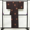 紬 紬着物 絞り 正絹 木の葉・植物柄 袷仕立て 身丈151cm 裄丈64cm リサイクル着物 着物 モダン 茶_画像2