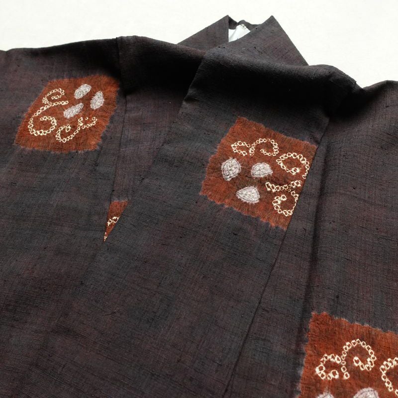 紬 紬着物 絞り 正絹 木の葉・植物柄 袷仕立て 身丈151cm 裄丈64cm リサイクル着物 着物 モダン 茶_画像17