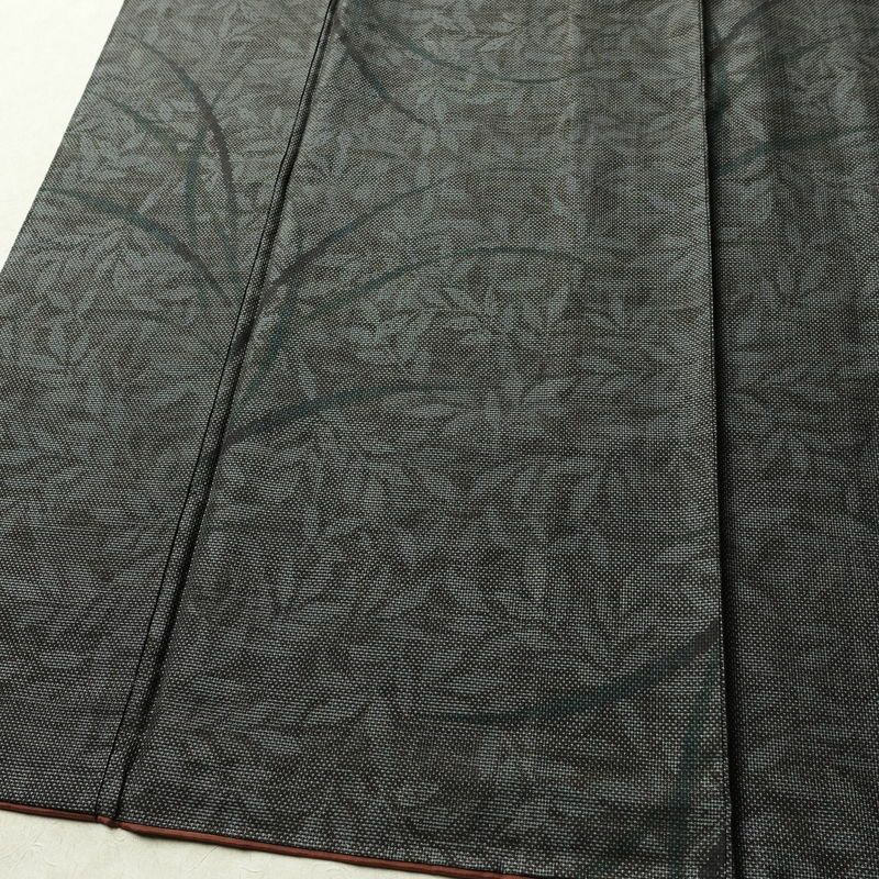 本場大島紬 大島紬 都喜ヱ門 良品 純泥染 正絹 木の葉・植物柄 袷仕立て 身丈160cm 裄丈64cm リサイクル着物 一部しつけ糸付き 着物 モダン 洒落 茶_画像4