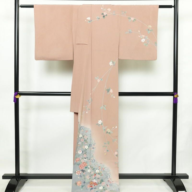 訪問着 縮緬 トールサイズ 正絹 花柄 袷仕立て 身丈170.5cm 裄丈67cm リサイクル着物 着物 作家物 共八掛 入学式 卒業式 結婚式 七五三 お宮参り フォーマル 菊 くすみピンク ピンク_画像2