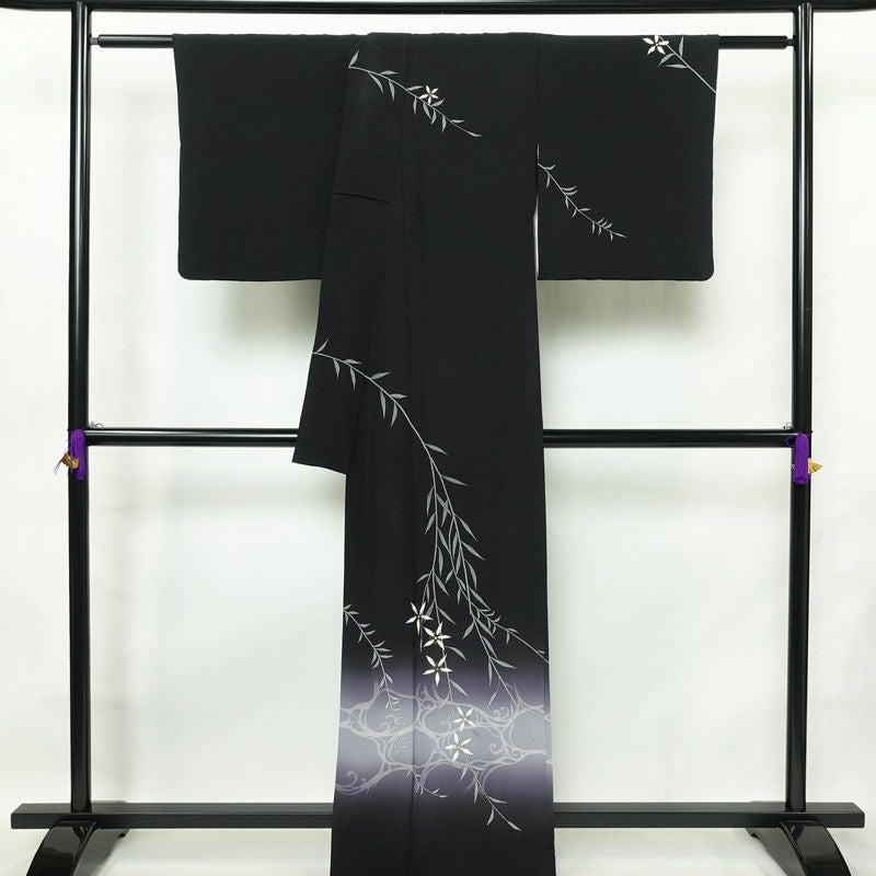 訪問着 良品 落款入り 縮緬 正絹 木の葉・植物柄 袷仕立て 身丈164.5cm 裄丈68cm リサイクル着物 着物 箔 共八掛 卒業式 フォーマル モダン 粋 黒_画像2