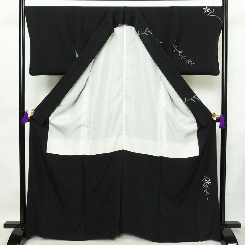 訪問着 良品 落款入り 縮緬 正絹 木の葉・植物柄 袷仕立て 身丈164.5cm 裄丈68cm リサイクル着物 着物 箔 共八掛 卒業式 フォーマル モダン 粋 黒_画像3