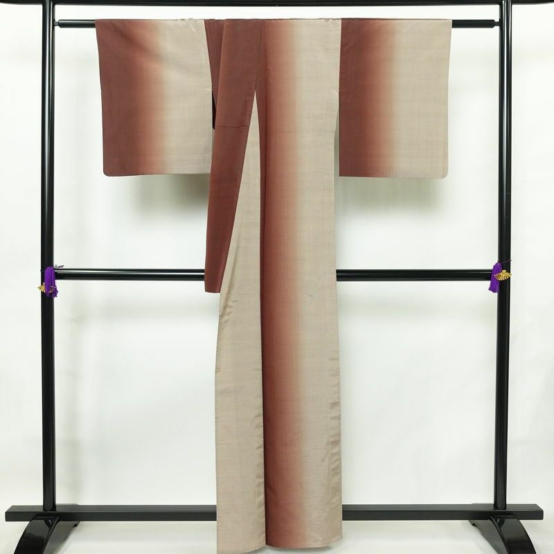 単衣 紬 紬着物 正絹 単衣仕立て 身丈158.5cm 裄丈66.5cm リサイクル着物 着物 薄物 モダン シンプル おしゃれ グラデーション 粋 茶_画像2