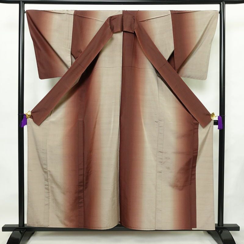単衣 紬 紬着物 正絹 単衣仕立て 身丈158.5cm 裄丈66.5cm リサイクル着物 着物 薄物 モダン シンプル おしゃれ グラデーション 粋 茶_画像3