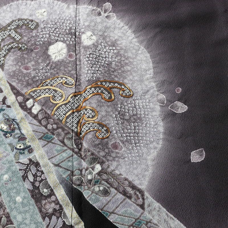 付け下げ 付下訪問着 良品 落款入り 金駒刺繍 縮緬 トールサイズ 正絹 古典柄 袷仕立て 身丈175cm 裄丈70cm リサイクル着物 着物 金彩 入学式 卒業式 七五三 パーティー フォーマル おしゃれ 紫・藤色_画像6