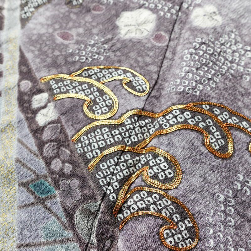 付け下げ 付下訪問着 良品 落款入り 金駒刺繍 縮緬 トールサイズ 正絹 古典柄 袷仕立て 身丈175cm 裄丈70cm リサイクル着物 着物 金彩 入学式 卒業式 七五三 パーティー フォーマル おしゃれ 紫・藤色_画像7