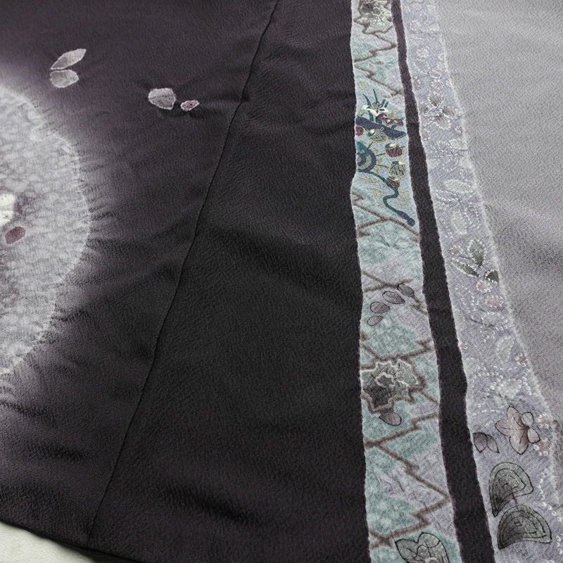 付け下げ 付下訪問着 良品 落款入り 金駒刺繍 縮緬 トールサイズ 正絹 古典柄 袷仕立て 身丈175cm 裄丈70cm リサイクル着物 着物 金彩 入学式 卒業式 七五三 パーティー フォーマル おしゃれ 紫・藤色_画像13