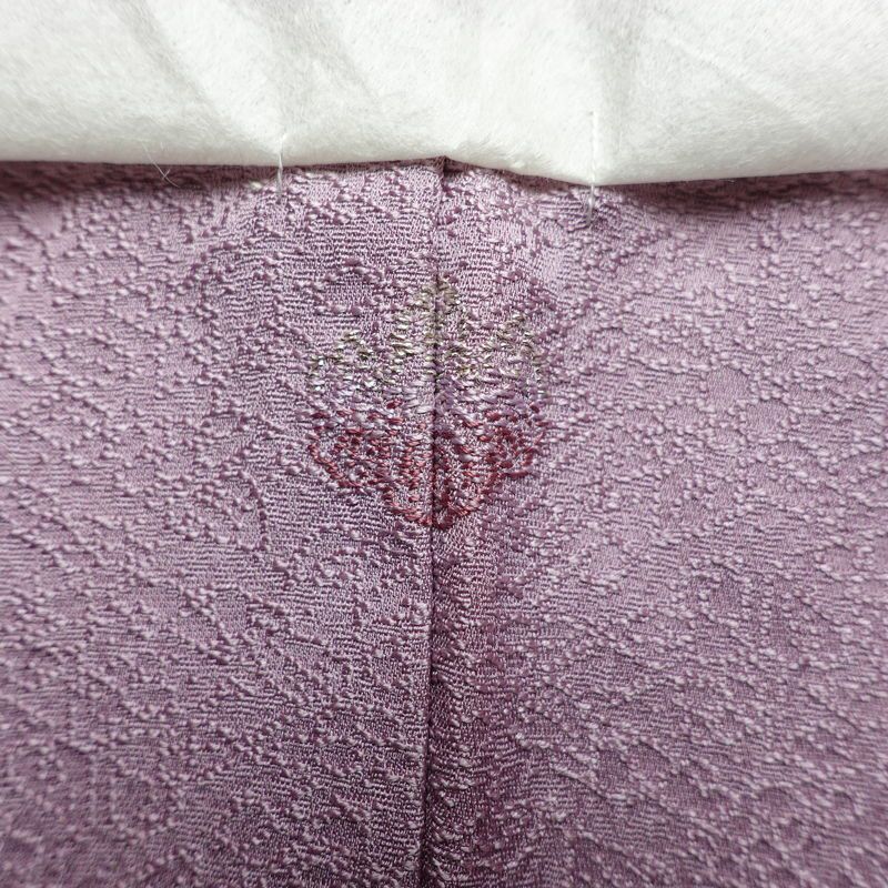 色無地 しつけ糸付き 一つ紋付き 正絹 その他の柄 袷仕立て 身丈158.5cm 裄丈65.5cm リサイクル着物 着物 お茶会 紫・藤色_画像14