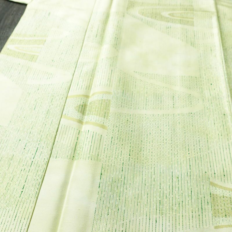 紬 良品 正絹 流水・波柄 袷仕立て 身丈162cm 裄丈64cm リサイクル着物 一部しつけ糸付き つむぎ 着物 緑・うぐいす色_画像5