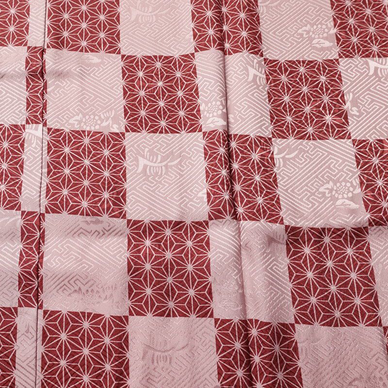 長襦袢 美品 しつけ糸付き 綸子 正絹 チェック・格子柄 袖無双・胴抜き 身丈126cm 裄丈67.5cm 麻の葉 市松 カジュアル ピンク_画像6