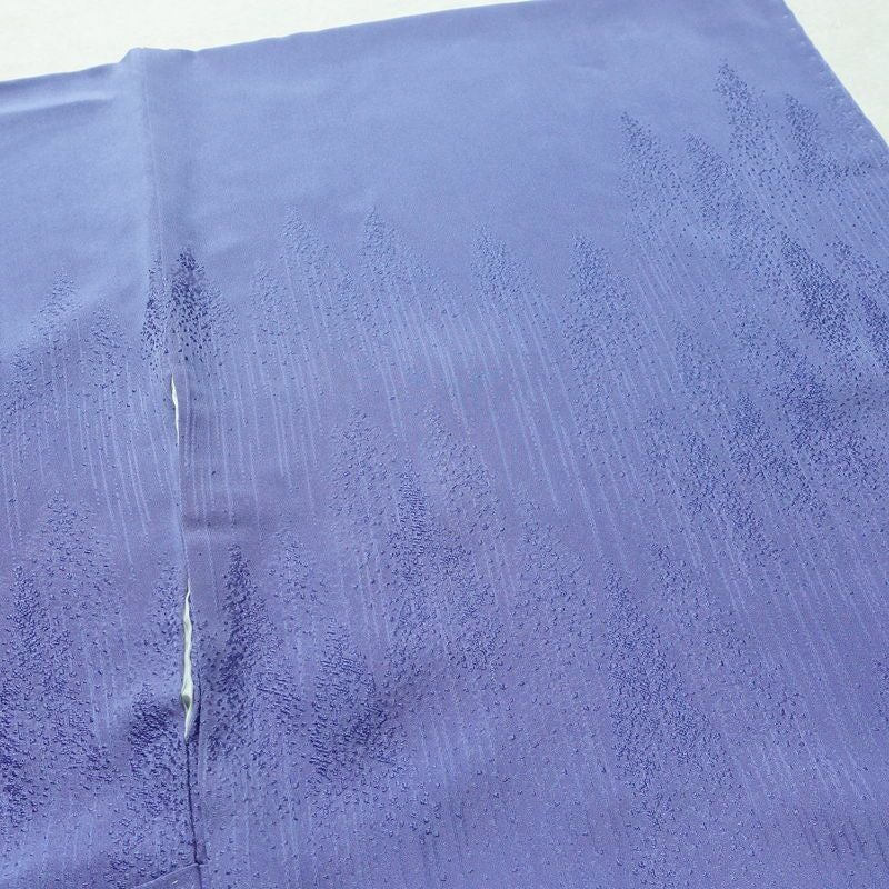 色無地 良品 しつけ糸付き 一つ紋付き 正絹 風景柄 袷仕立て 身丈165.5cm 裄丈68.5cm フォーマル 着物 付下風 入学式 卒業式 桔梗色 くすみ青紫 紫・藤色_画像15