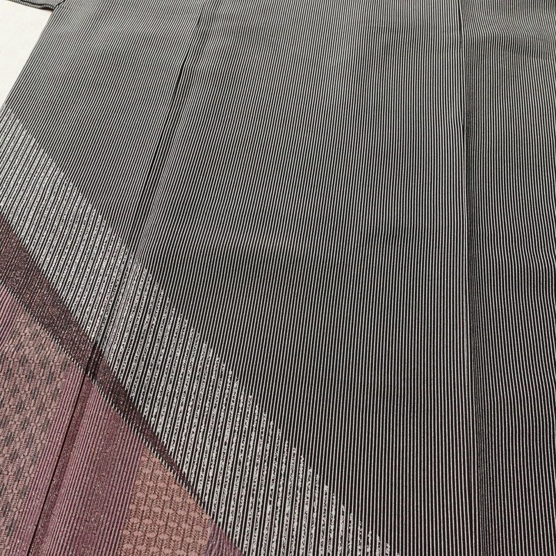 付け下げ 良品 縮緬 正絹 縞柄・線柄 袷仕立て 身丈163.5cm 裄丈67.5cm フォーマル パーティー モダン 粋 洒落 細縞 着物 黒_画像5