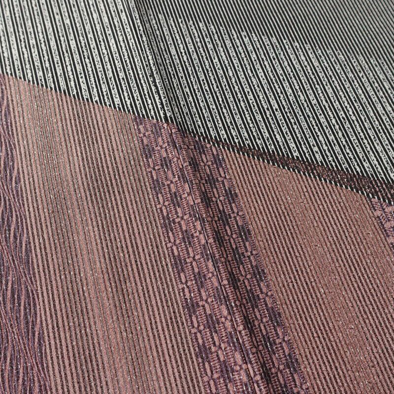 付け下げ 良品 縮緬 正絹 縞柄・線柄 袷仕立て 身丈163.5cm 裄丈67.5cm フォーマル パーティー モダン 粋 洒落 細縞 着物 黒_画像10