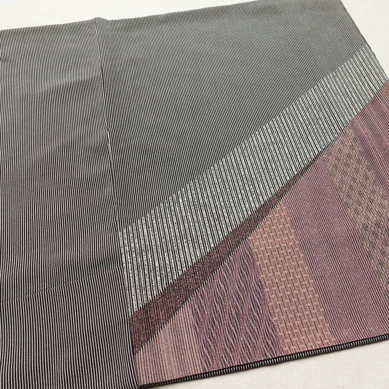 付け下げ 良品 縮緬 正絹 縞柄・線柄 袷仕立て 身丈163.5cm 裄丈67.5cm フォーマル パーティー モダン 粋 洒落 細縞 着物 黒_画像13