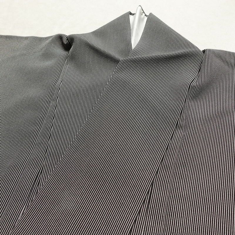 付け下げ 良品 縮緬 正絹 縞柄・線柄 袷仕立て 身丈163.5cm 裄丈67.5cm フォーマル パーティー モダン 粋 洒落 細縞 着物 黒_画像17