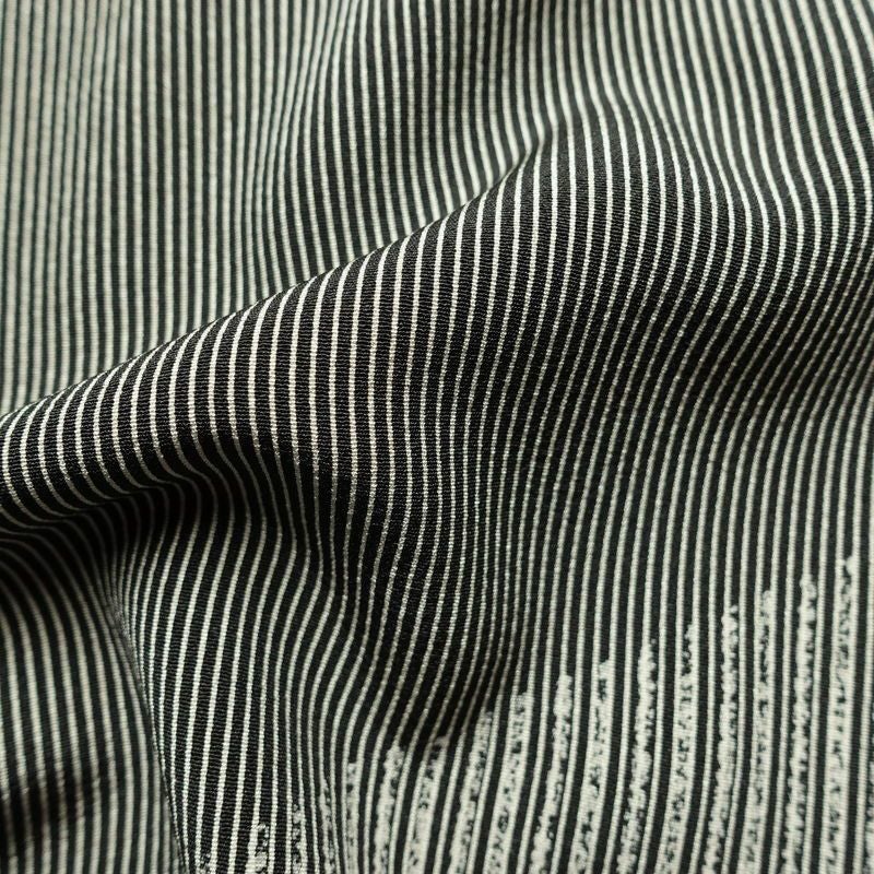 付け下げ 良品 縮緬 正絹 縞柄・線柄 袷仕立て 身丈163.5cm 裄丈67.5cm フォーマル パーティー モダン 粋 洒落 細縞 着物 黒_画像21