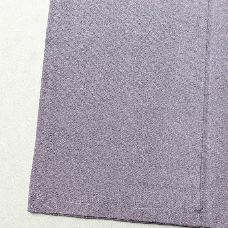 色無地 美品 本場奄美大島泥染 伝統染色 色泥染 証紙あり 丹後ちりめん しつけ糸付き 縮緬 一つ紋付き 正絹 無地 袷仕立て 身丈160cm 裄丈64.5cm 共八掛 フォーマル 着物 お茶会 紫・藤色_画像11