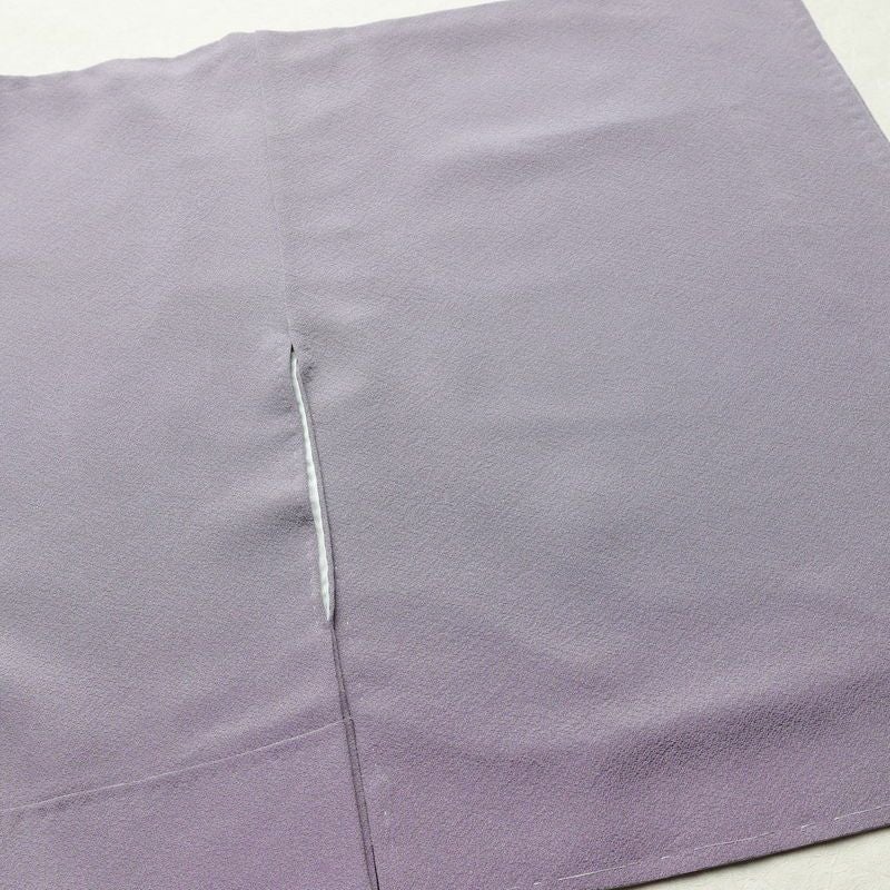 色無地 美品 本場奄美大島泥染 伝統染色 色泥染 証紙あり 丹後ちりめん しつけ糸付き 縮緬 一つ紋付き 正絹 無地 袷仕立て 身丈160cm 裄丈64.5cm 共八掛 フォーマル 着物 お茶会 紫・藤色_画像13