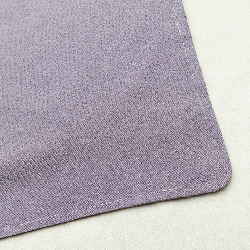 色無地 美品 本場奄美大島泥染 伝統染色 色泥染 証紙あり 丹後ちりめん しつけ糸付き 縮緬 一つ紋付き 正絹 無地 袷仕立て 身丈160cm 裄丈64.5cm 共八掛 フォーマル 着物 お茶会 紫・藤色_画像15