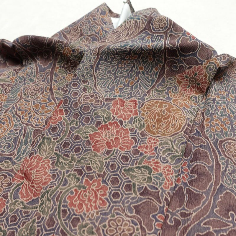 小紋 良品 しつけ糸付き 総柄 ポリエステル 幾何学柄・抽象柄 袷仕立て 身丈163.5cm 裄丈64cm リサイクル着物 着物 紫・藤色_画像17